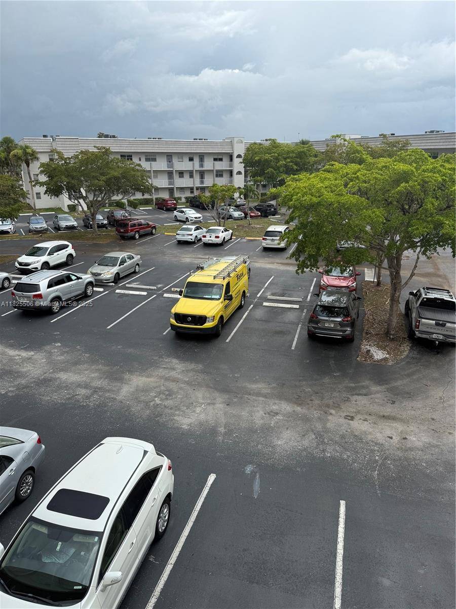 Sunrise, FL 33322,8345 Sunrise Lakes Blvd #312
