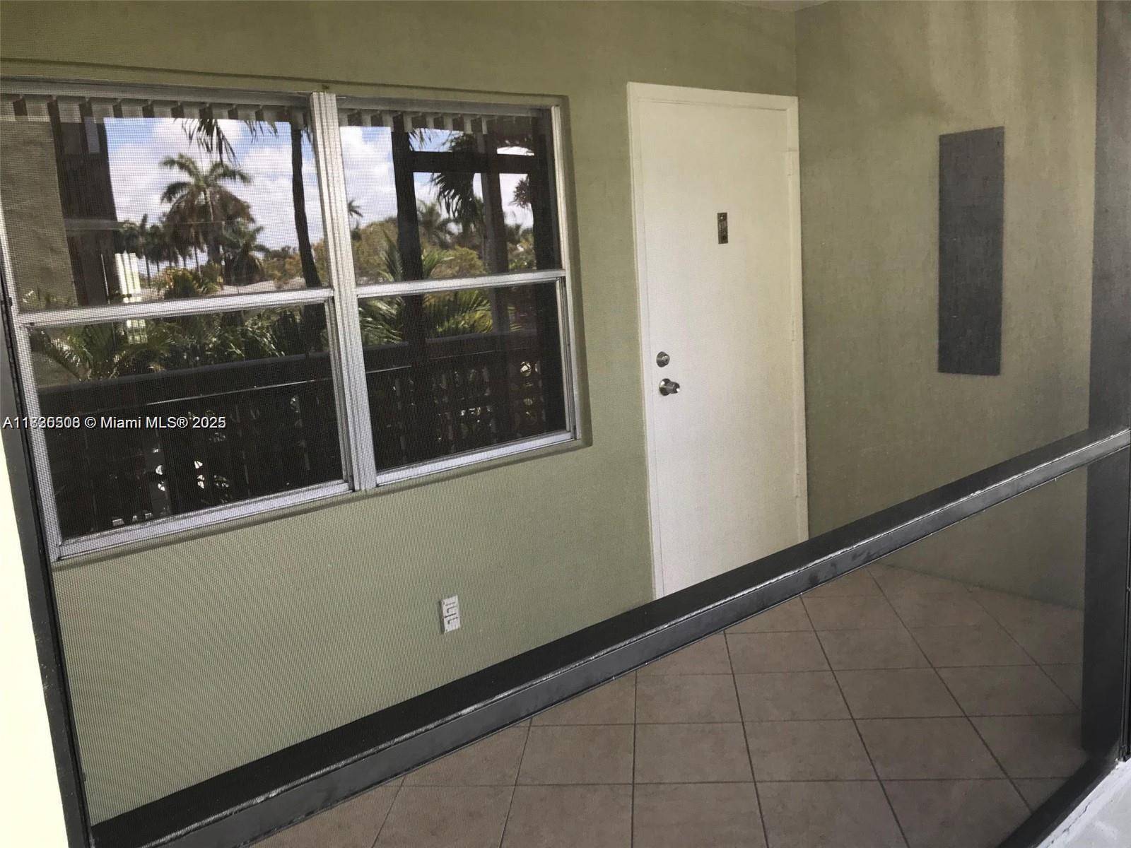 Hollywood, FL 33020,1425 Arthur St #311B