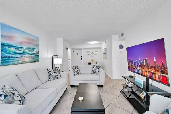 Pompano Beach, FL 33062,111 Briny Ave #19-05