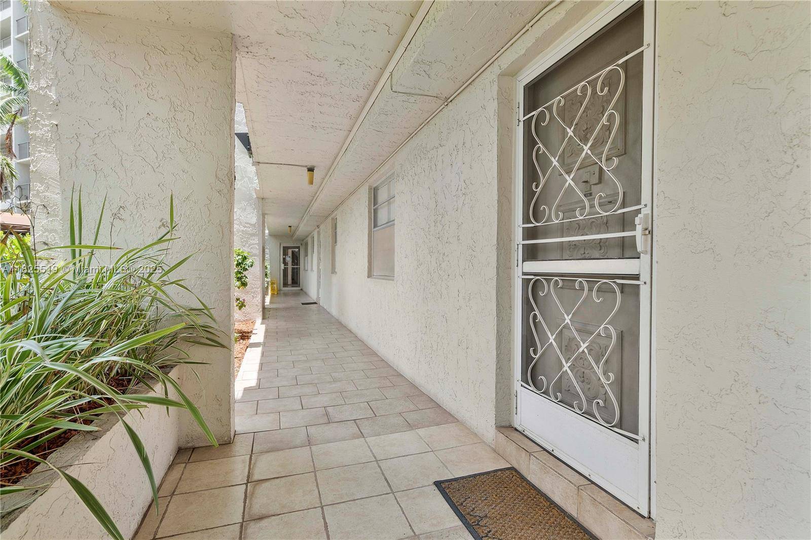 Lauderhill, FL 33319,3940 Inverrary Blvd #106-A