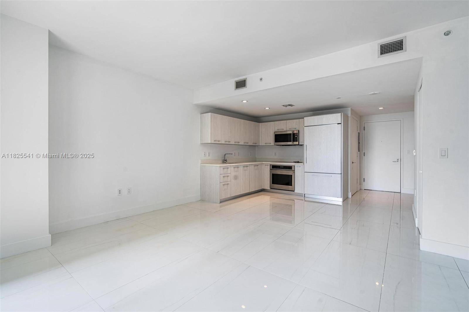 Miami, FL 33130,45 SW 9th St #2002