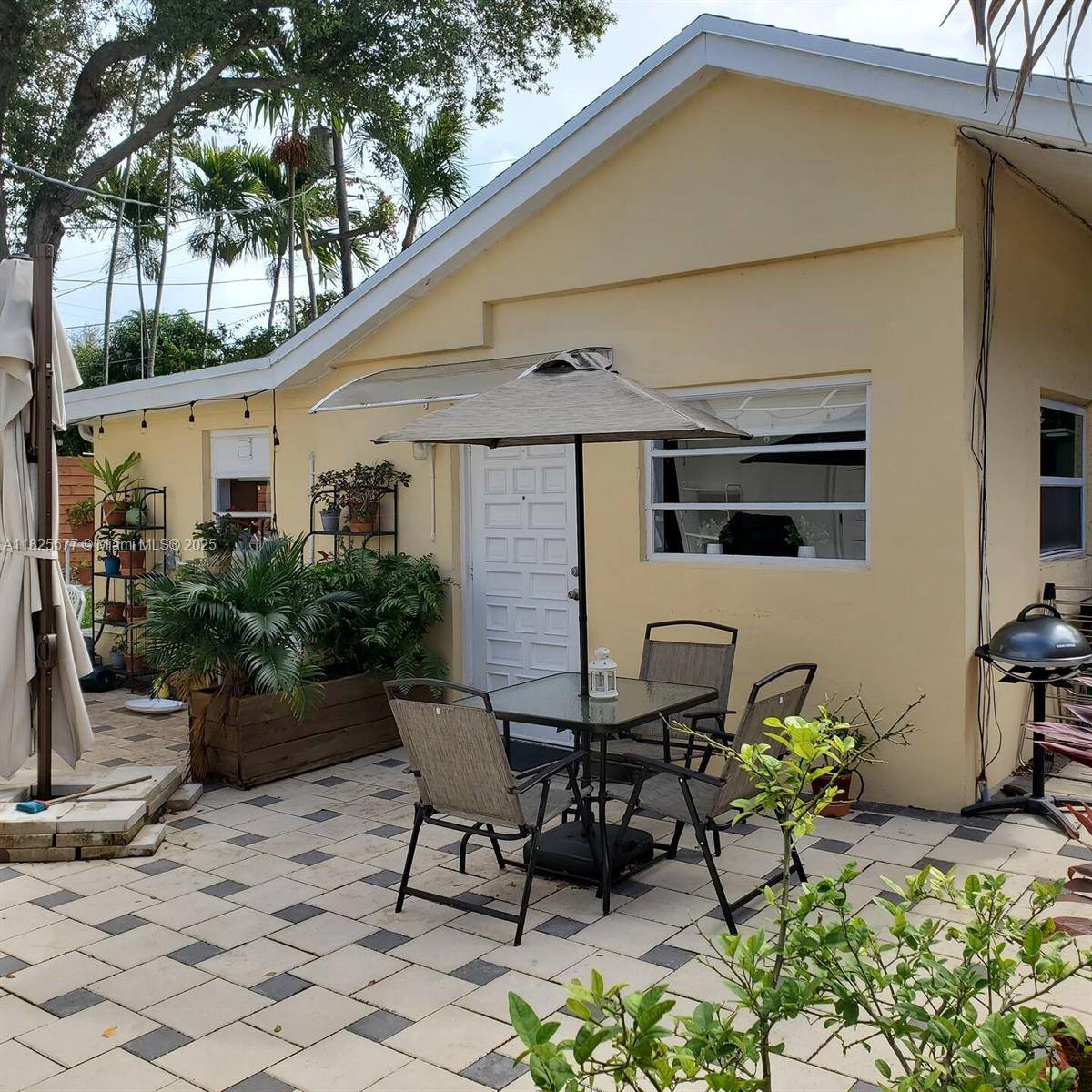 656 NE 82nd St #2, Miami, FL 33138