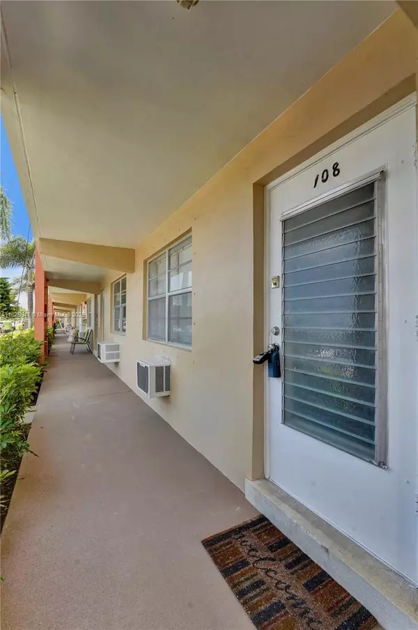 Fort Lauderdale, FL 33308,2106 NE 56th Ct #108