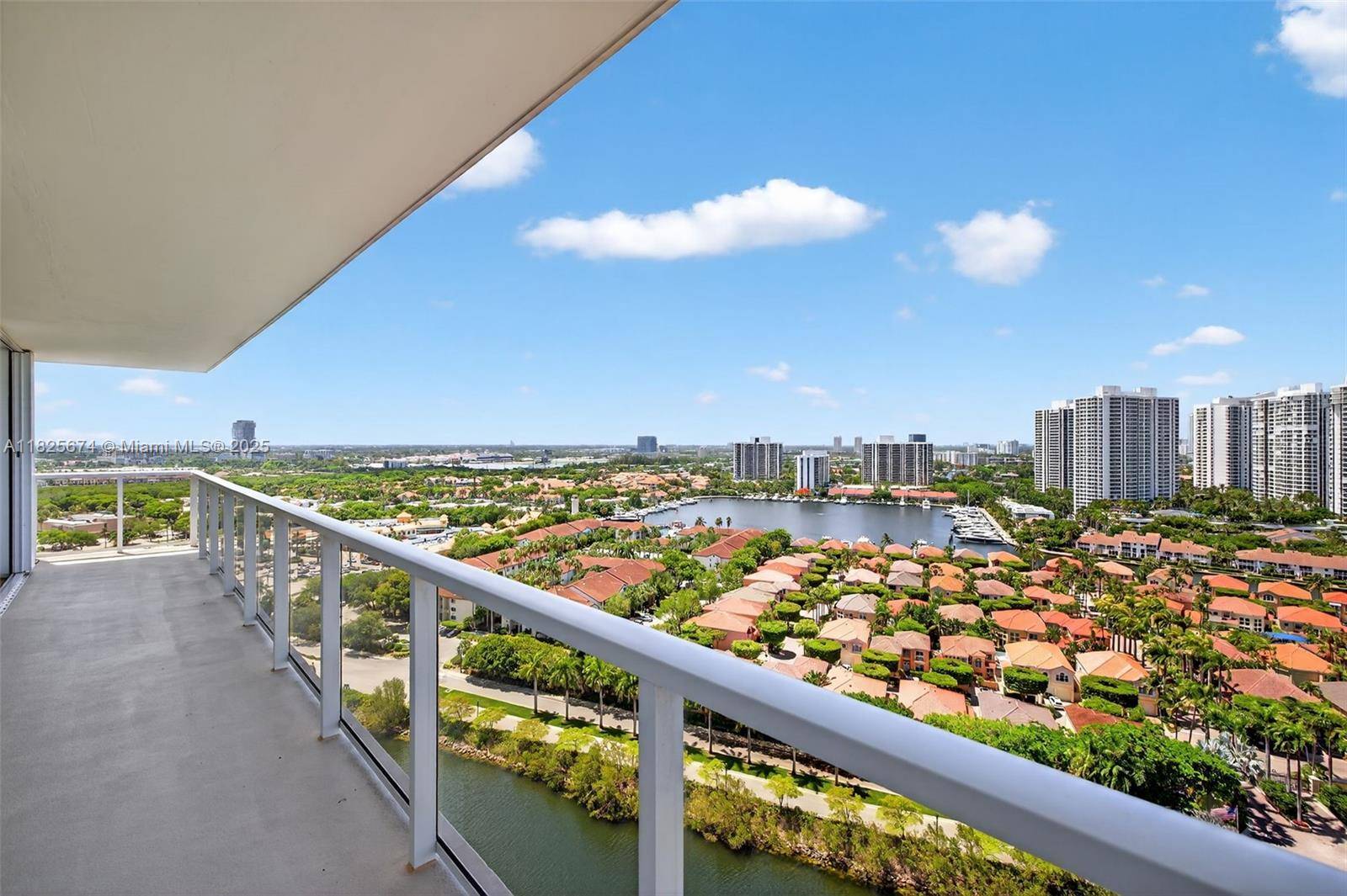3701 N Country Club Dr #2209, Aventura, FL 33180
