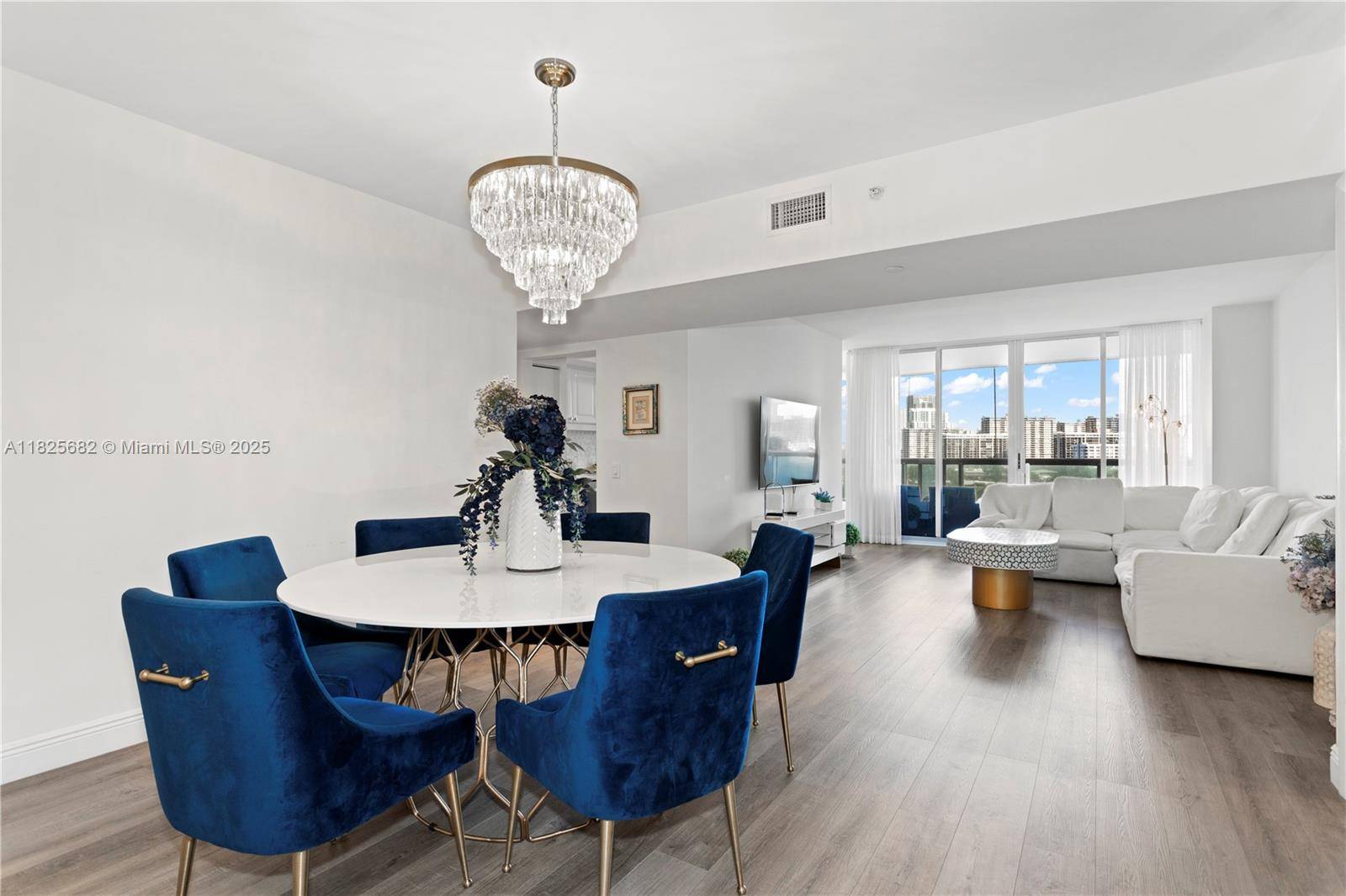 21205 Yacht Club Dr #810, Aventura, FL 33180
