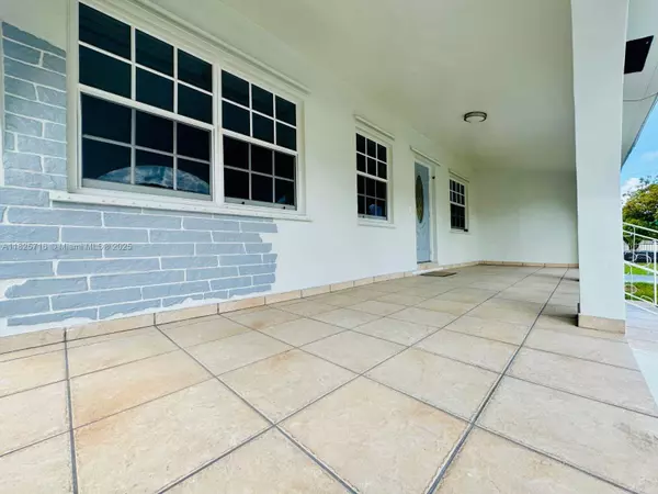 Hialeah, FL 33012,115 W 37th St #1