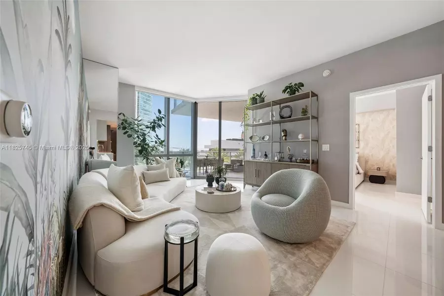 851 NE 1st Ave #907, Miami, FL 33132
