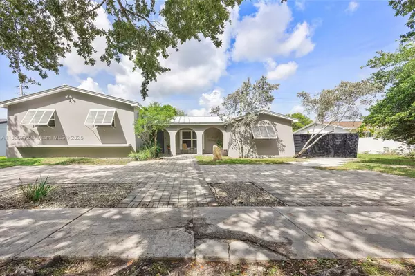 10220 SW 108th St, Miami, FL 33176