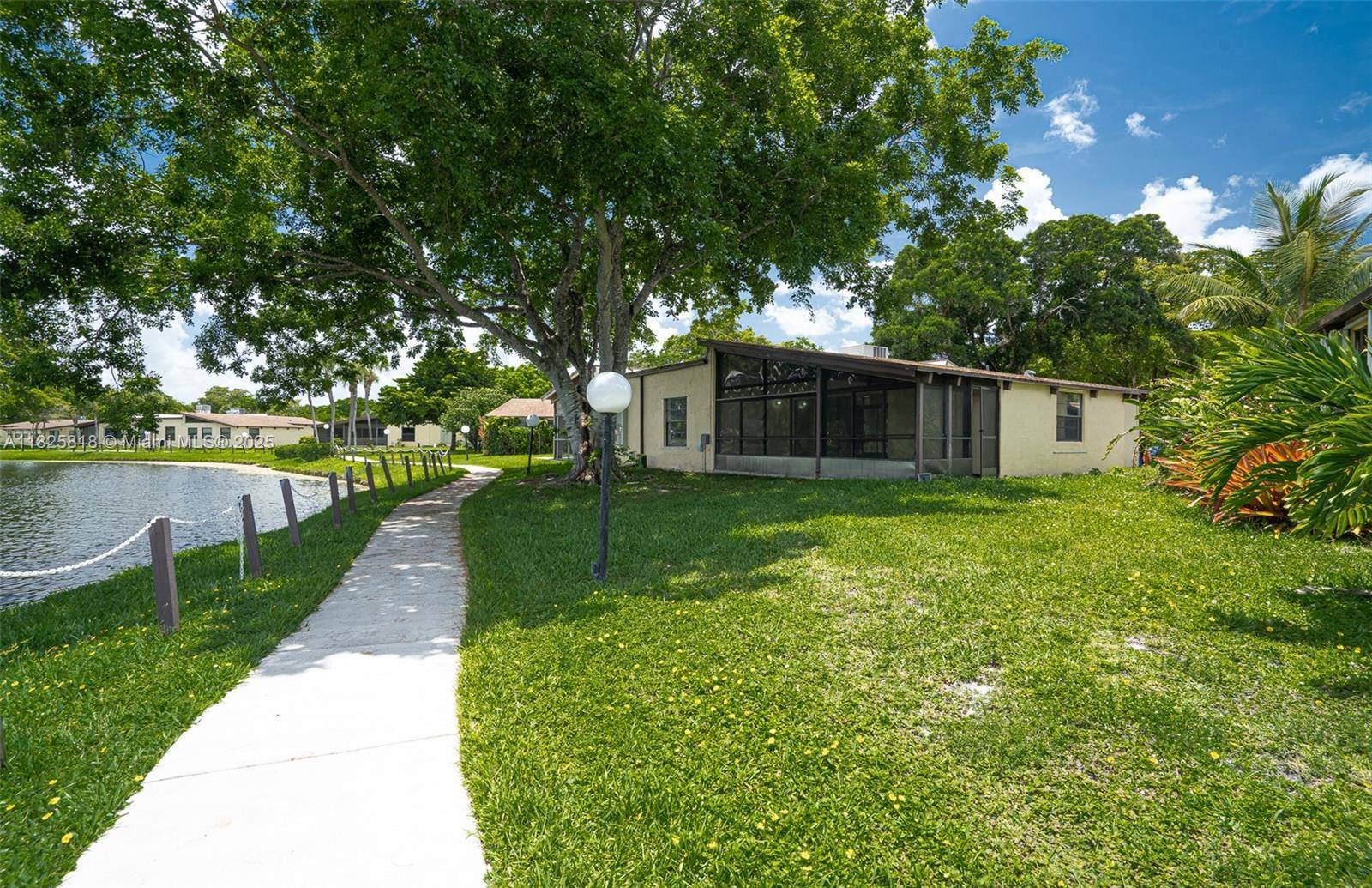 Hollywood, FL 33024,616 Briarwood Cir #1-44