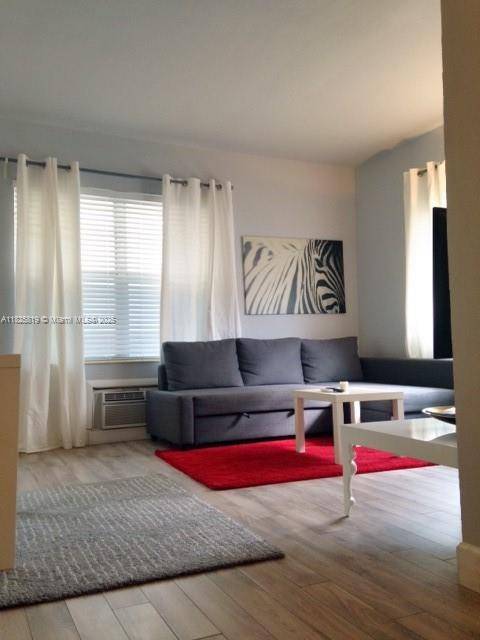Miami Beach, FL 33139,1325 Meridian Ave #6