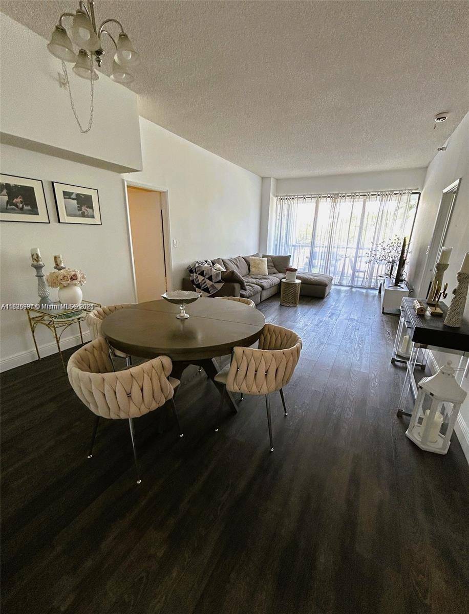 Aventura, FL 33180,20515 E Country Club Dr #142