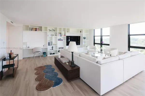 Key Biscayne, FL 33149,1121 Crandon Blvd #D301