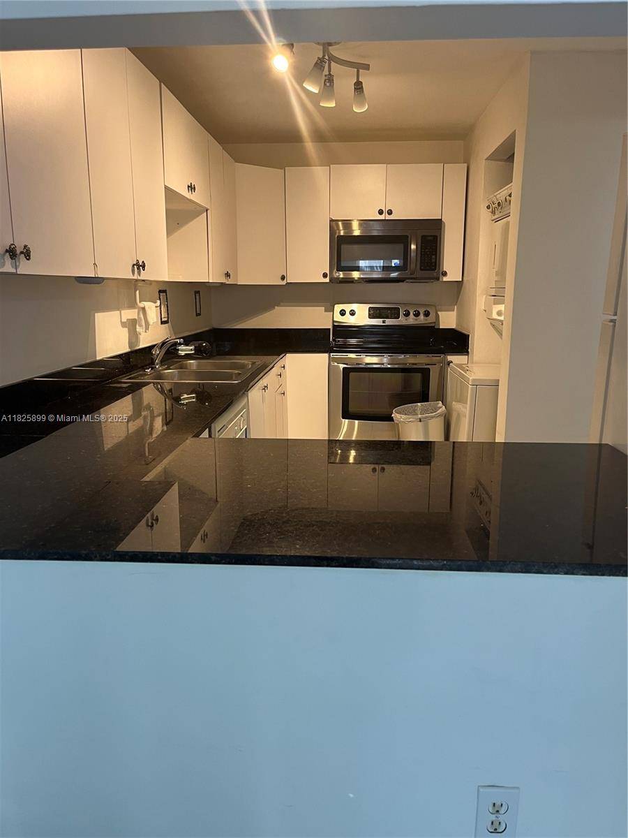 Hialeah Gardens, FL 33016,10000 NW 80th ct #2151