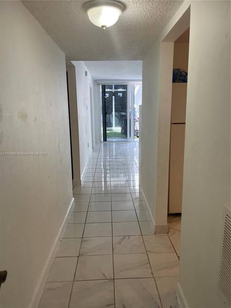 10000 NW 80th ct #2151, Hialeah Gardens, FL 33016
