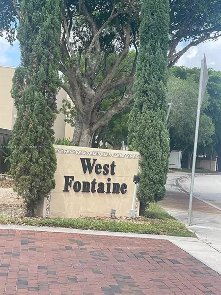 10237 NW 9th St Cir #212-4, Miami, FL 33172