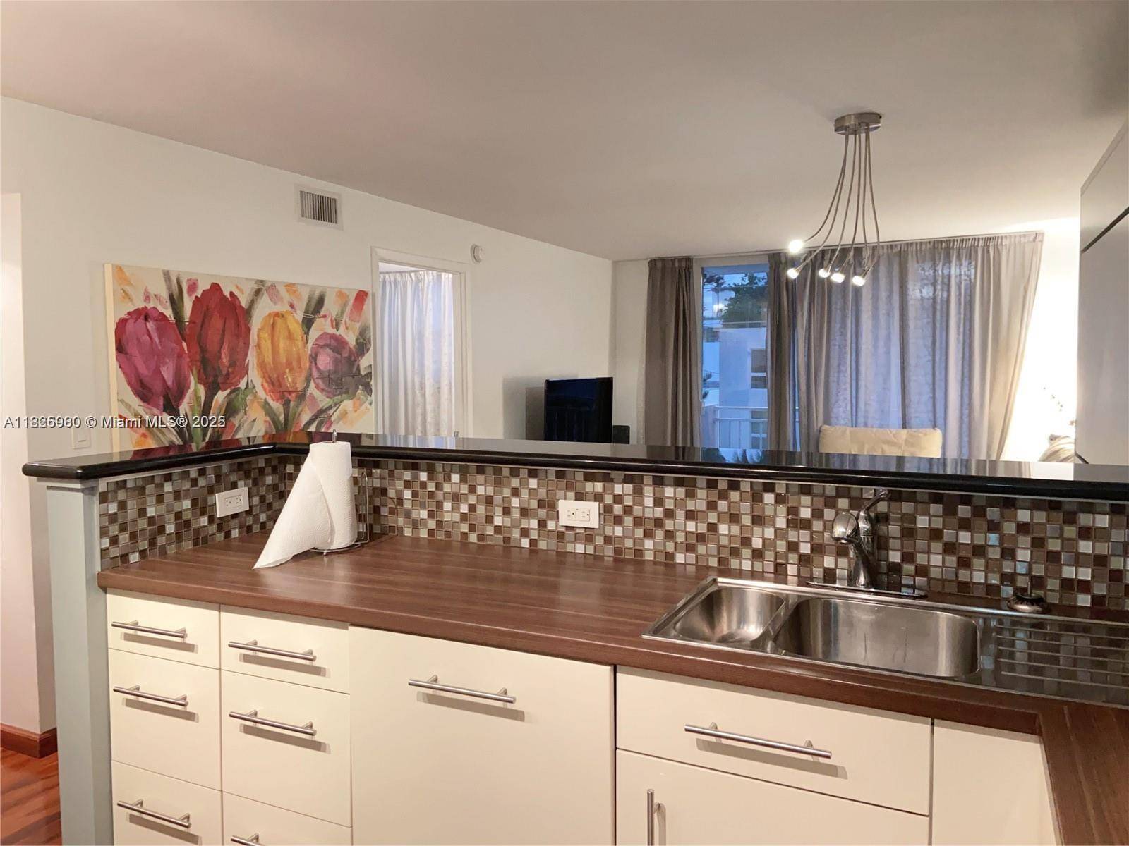 Miami Beach, FL 33139,345 Ocean Dr #405