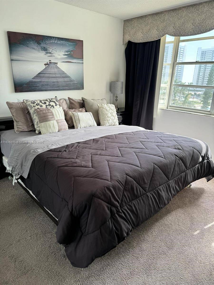 Hallandale Beach, FL 33009,1825 S Ocean Dr #514