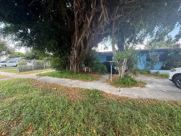 Miami, FL 33165,10315 SW 42nd St