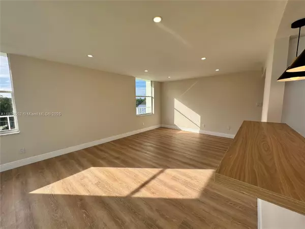 16546 NE 26th Ave #3G, North Miami Beach, FL 33160