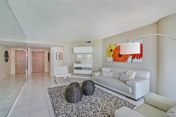 Sunny Isles Beach, FL 33160,16400 Collins Ave #1142
