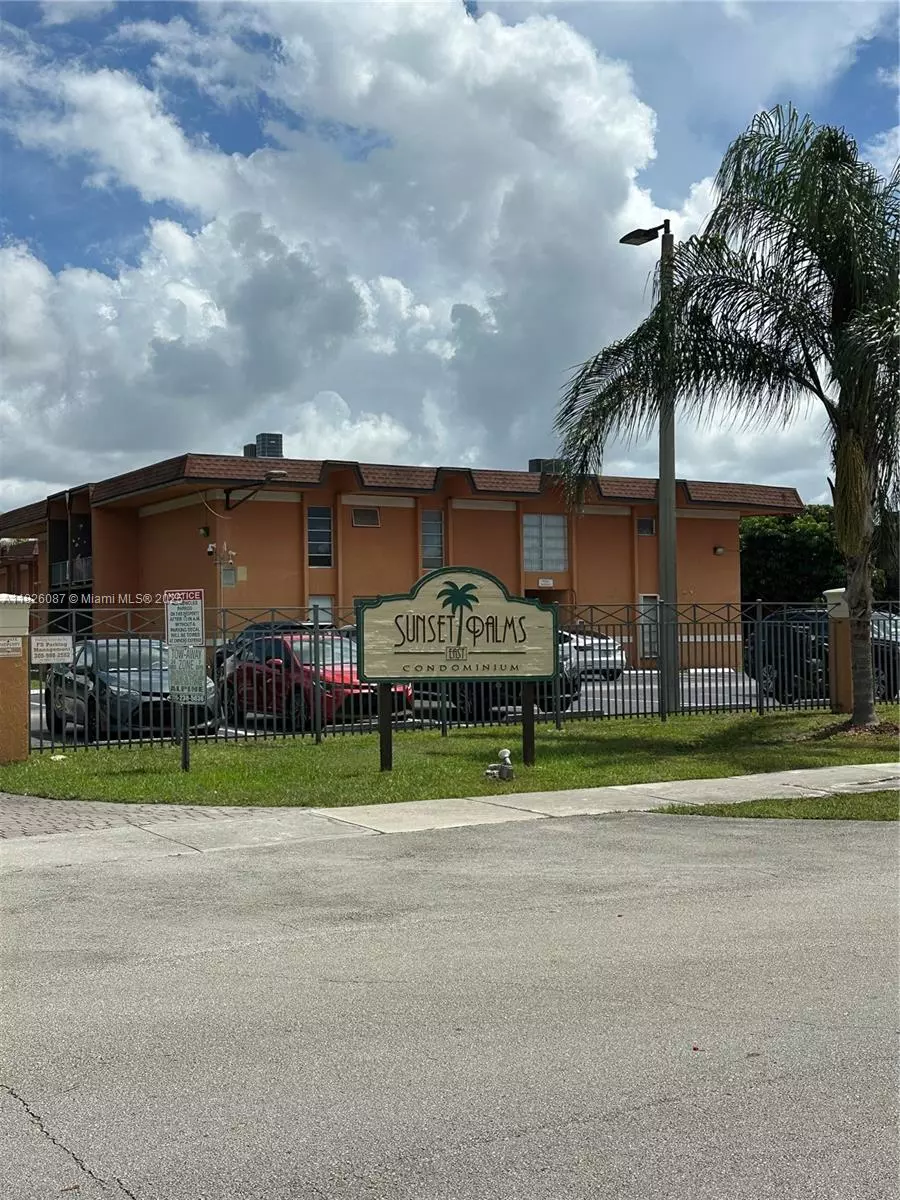 Miami, FL 33173,9487 SW 76th St #M8