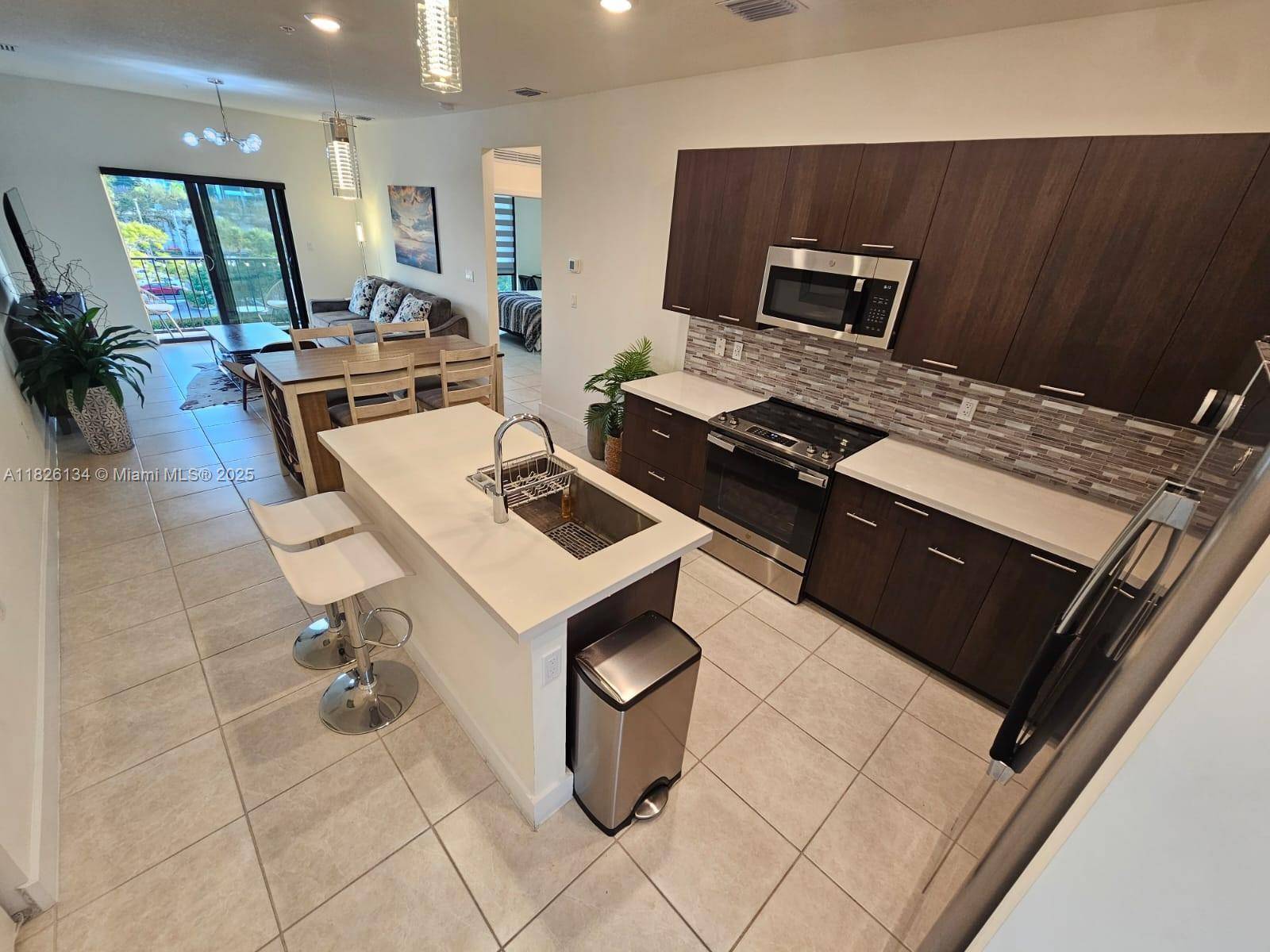 Doral, FL 33166,8301 NW 41st St #B-402