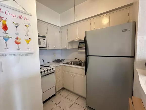 Hallandale Beach, FL 33009,801 Atlantic Shores Blvd #207