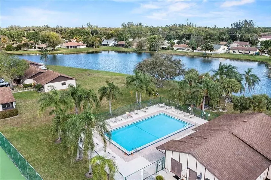 77 Via De Casas Norte, Boynton Beach, FL 33426