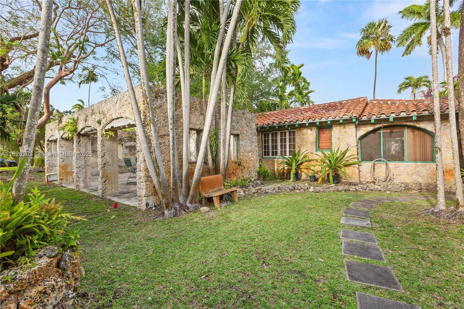 Coral Gables, FL 33134,1301 Milan Ave #2