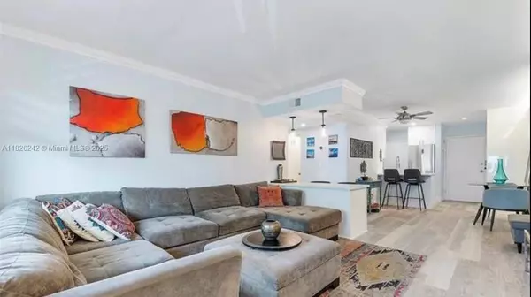 1130 11th St #4E, Miami Beach, FL 33139