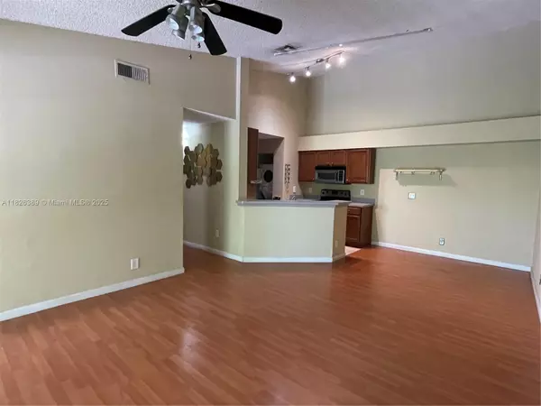 Sunrise, FL 33322,9999 Summerbreeze Dr #803