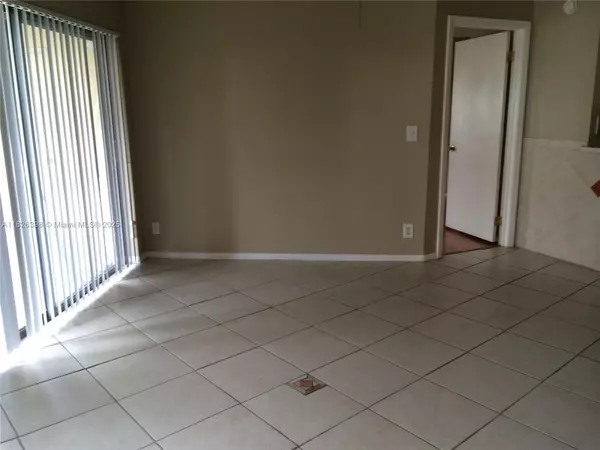 Sunrise, FL 33322,9999 Summerbreeze Dr #321