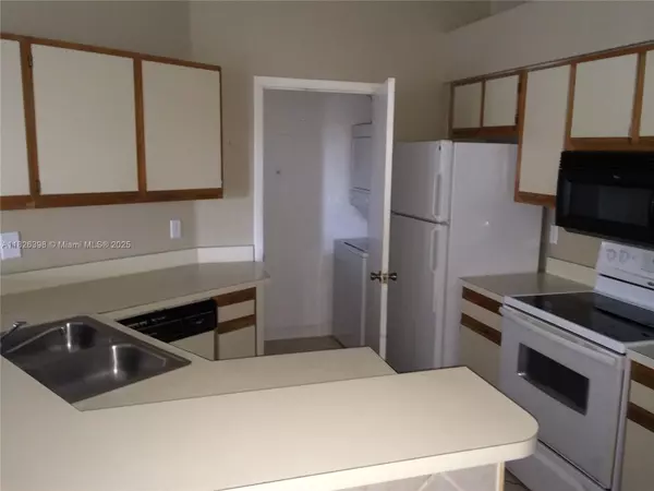 9999 Summerbreeze Dr #321, Sunrise, FL 33322
