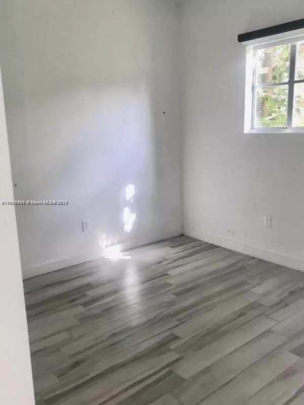 Miami Beach, FL 33139,1560 Meridian Ave #206