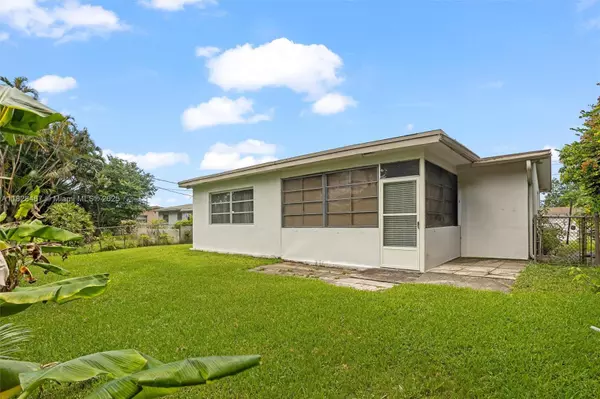 Sunrise, FL 33313,6441 NW 26th St