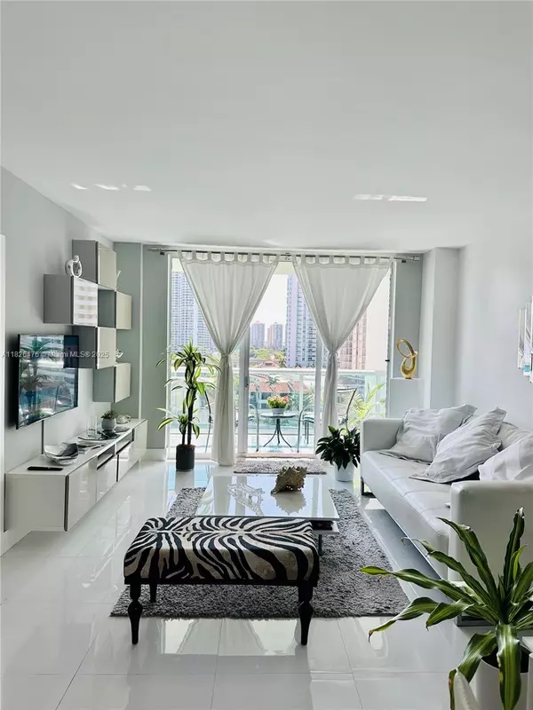 Sunny Isles Beach, FL 33160,19390 Collins Ave #911