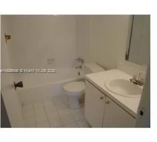 Hialeah, FL 33015,17901 NW 68th Ave #R208