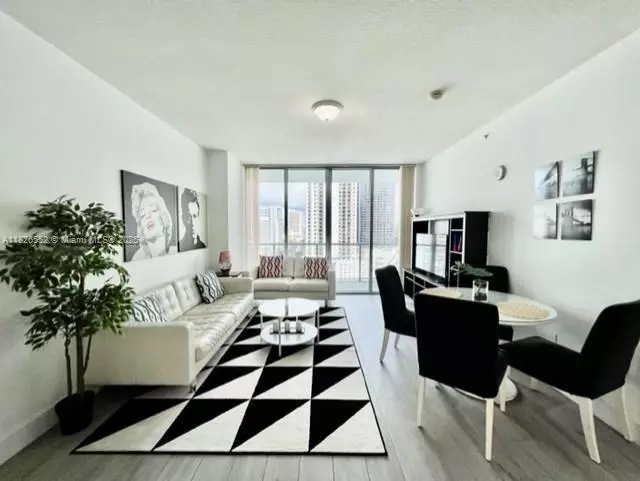 Miami, FL 33130,79 SW 12th St #2211-S