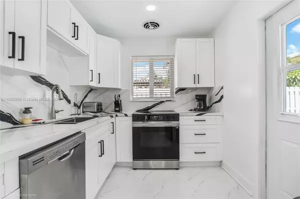 Deerfield Beach, FL 33441,1633 SE 5th Ct