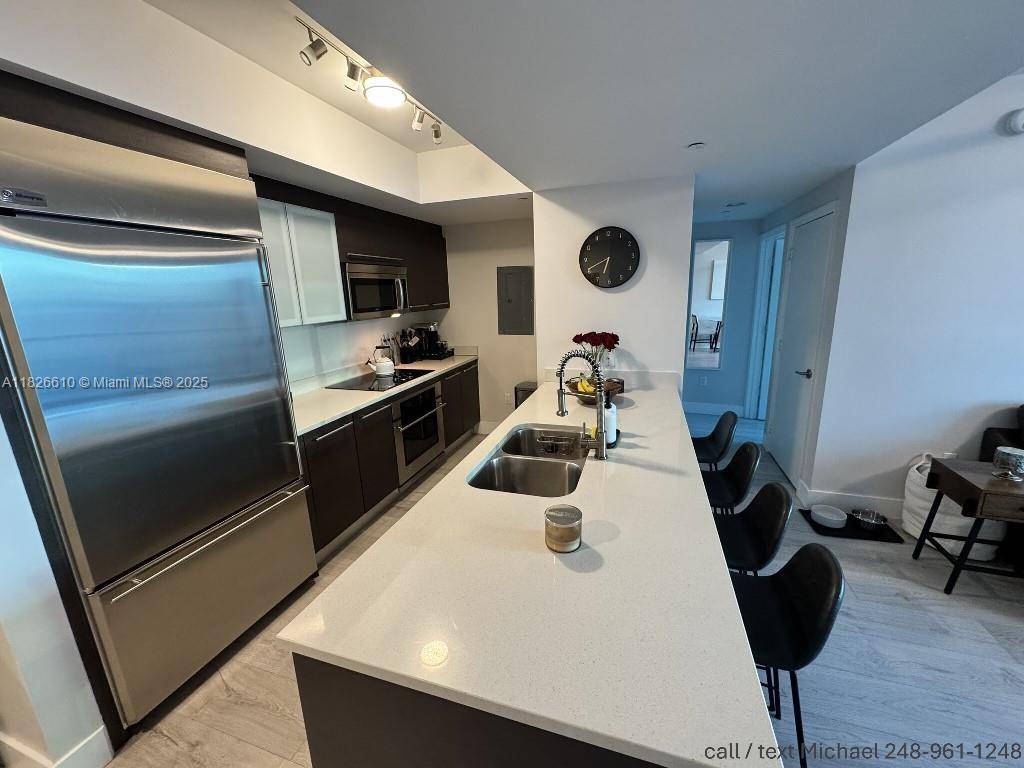 Miami, FL 33131,500 Brickell Ave #3803