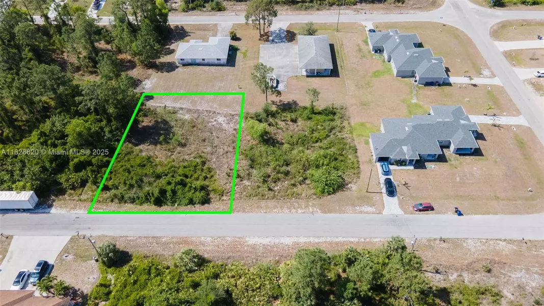 662-664 Chesnut, Lehigh Acres, FL 33974