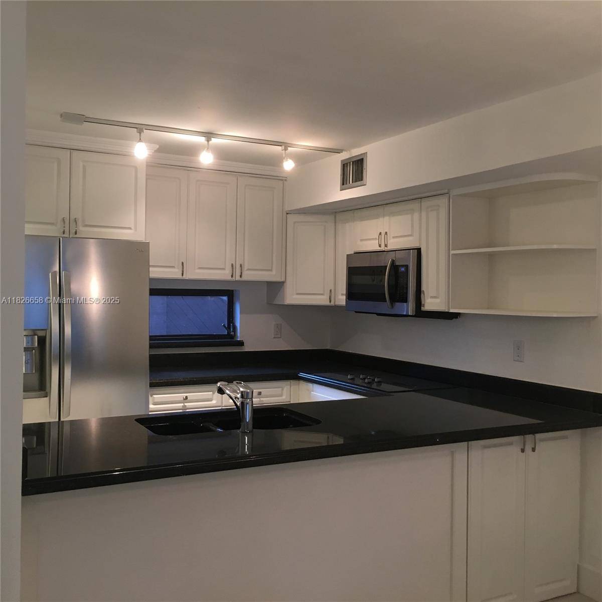 Miami, FL 33129,2180 Brickell Ave #8