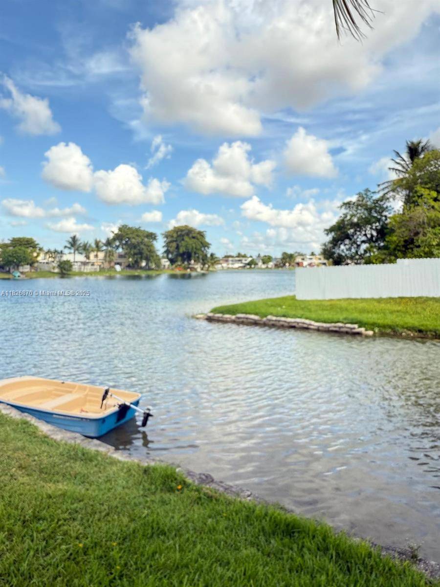 1790 W 75th St, Hialeah, FL 33014