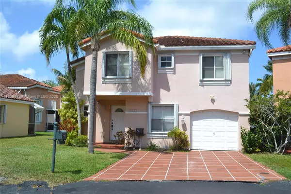 1537 E Lake Ct, Hollywood, FL 33020