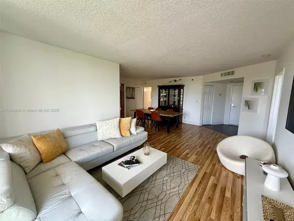 Aventura, FL 33180,3300 NE 192nd St #512