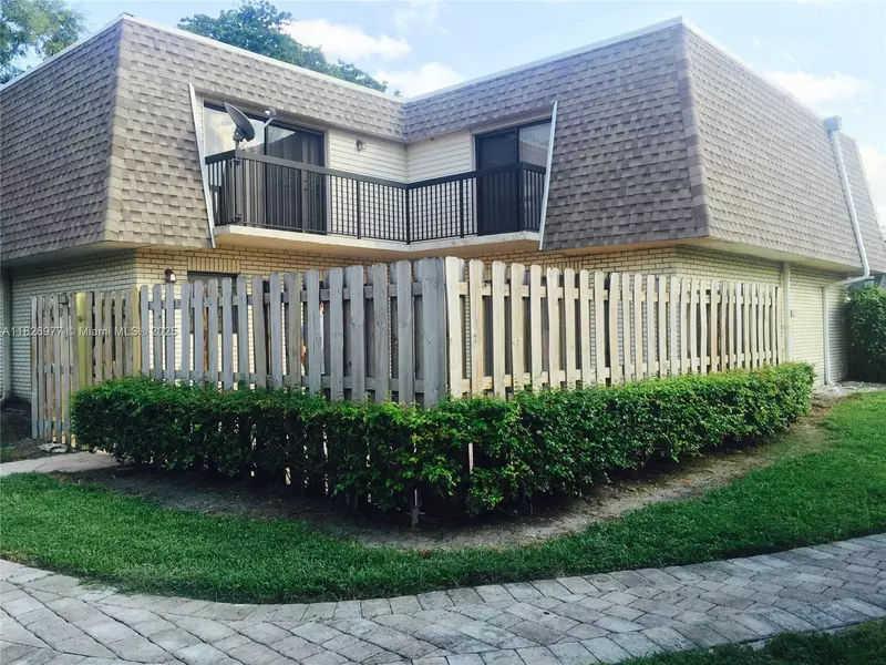 8205 SW 23rd Ct #21A, North Lauderdale, FL 33068