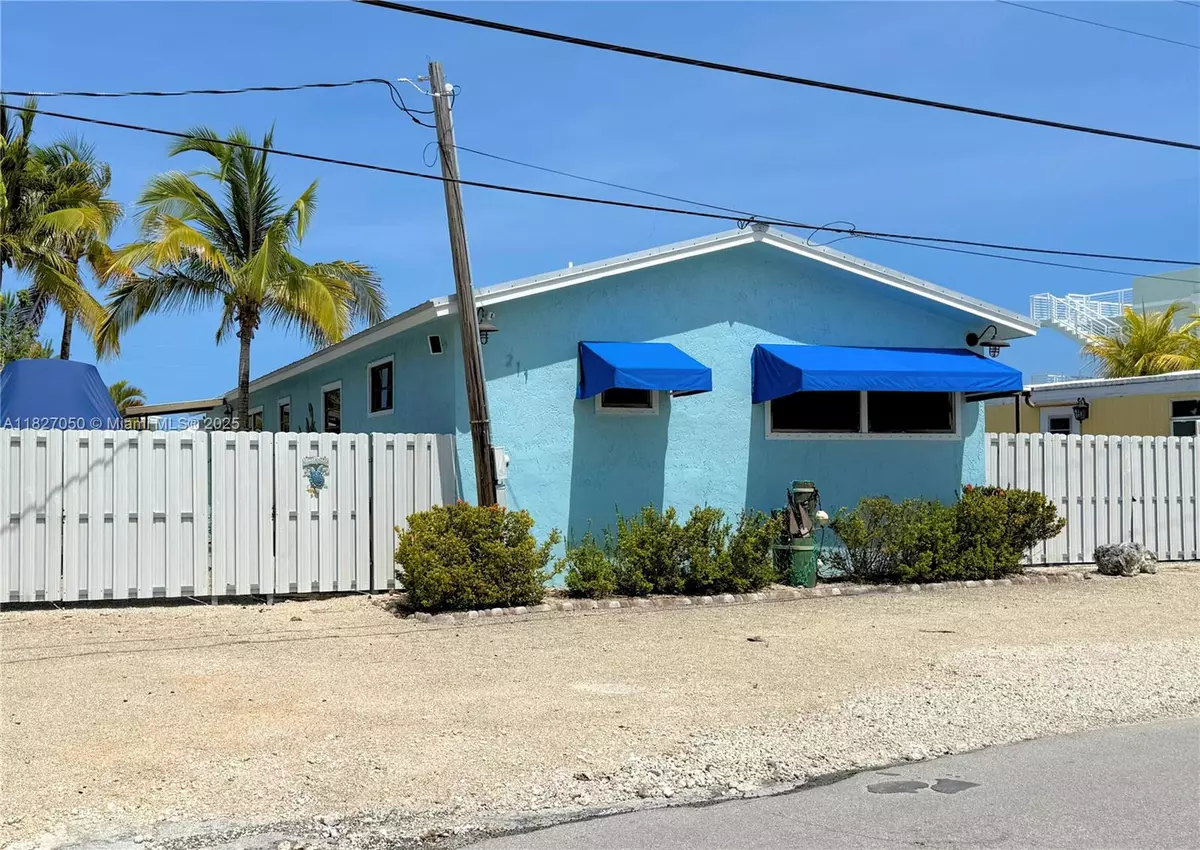 Tavernier, FL 33070,211 Banyan Ln