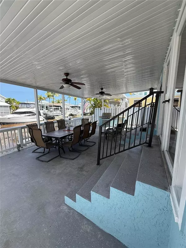 Tavernier, FL 33070,211 Banyan Ln