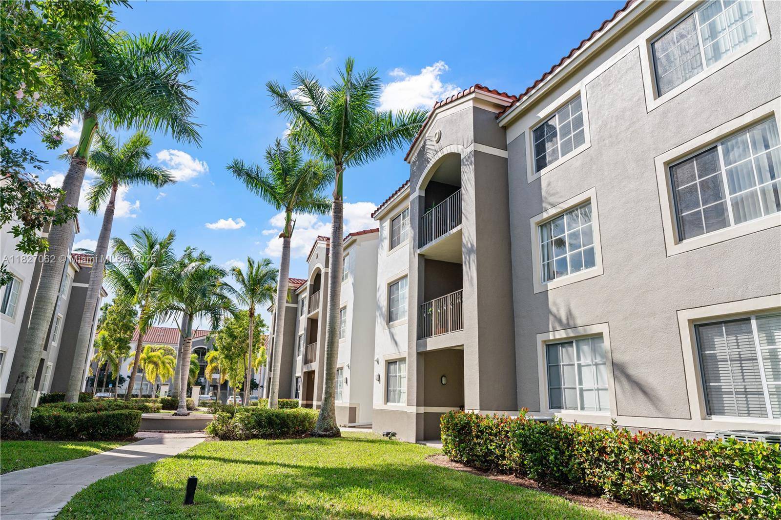 Miami, FL 33155,6821 SW 44th St #304