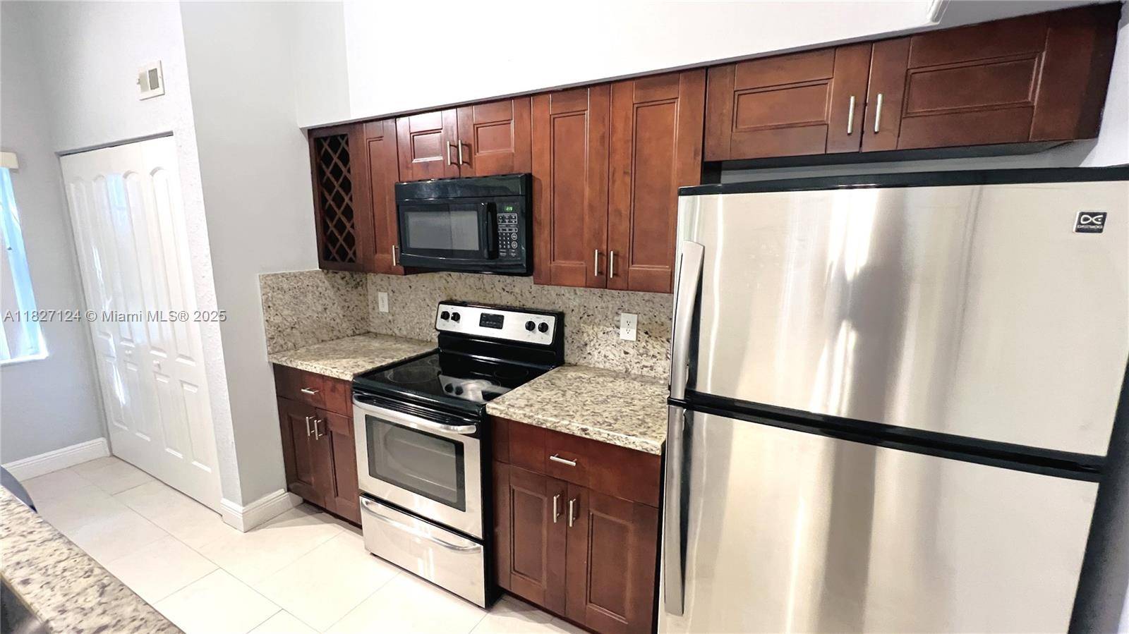 Oakland Park, FL 33309,2881 N Oakland Forest Dr #305